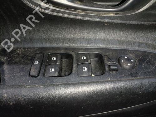 Używane Przełącznik szyby przedniej lewej HYUNDAI i20 III (BC3, BI3) 1.0 T-GDI (101 hp) 32346047