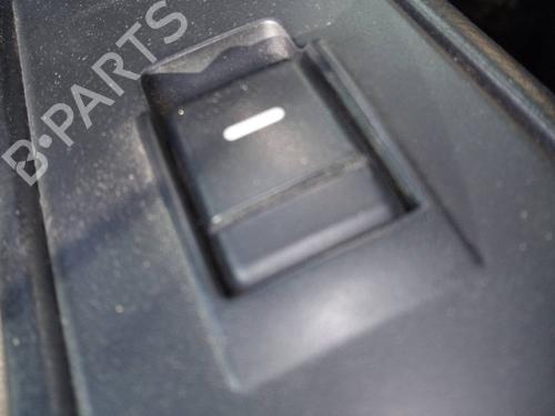 Used Right front window switch LAND ROVER DISCOVERY III (L319) 2.7 TD 4x4 (190 hp) 17008844