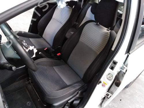 Interior roof light TOYOTA YARIS (_P13_) 1.5 Hybrid (NHP130_, NHP130) | BP13400707I8 