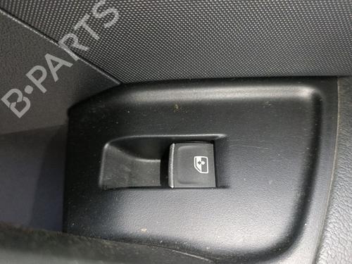 Højre bagtil elrude kontakt Højre bagtil elrude kontakt AUDI A1 Sportback (GBA) 30 TFSI (110 hp) 33958520 33958520