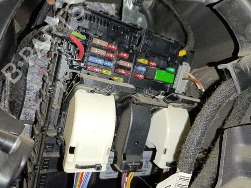 Used Fuse box FORD FIESTA VII (HJ, HF) 1.1 Ti-VCT (86 hp) 31044640