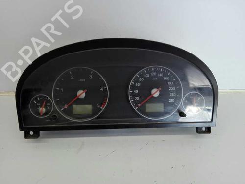 Used Instrument cluster FORD MONDEO III (B5Y) [2000-2007]  2490574