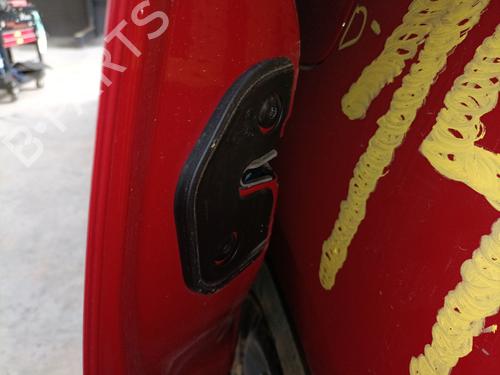 Fechadura trás esquerda Fechadura trás esquerda VW CADDY V Box Body/MPV (SBA, SBH) 2.0 TDi (102 hp) 33246267 33246267