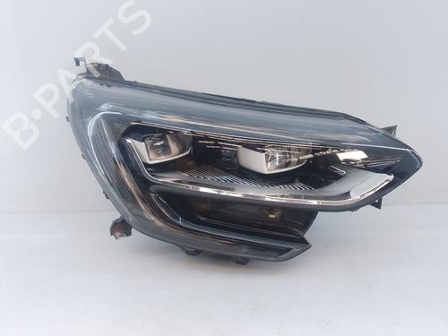 Used Right headlight RENAULT MEGANE IV Hatchback (B9A/M/N_) 1.5 dCi 110 (B9A3) (110 hp) 32121957