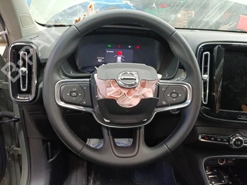 Used Steering wheel Steering wheel VOLVO XC40 (536) B3 Mild-Hybrid (163 hp) 40079840 40079840