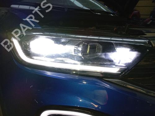 Used Right headlight Right headlight VW T-ROC (A11, D11) 1.5 TSI (150 hp) 33019119 33019119