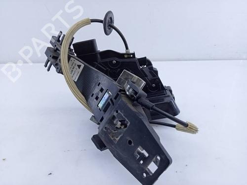 Rear left lock LAND ROVER RANGE ROVER SPORT I (L320) 2.7 D 4x4 | BP7233352C100 