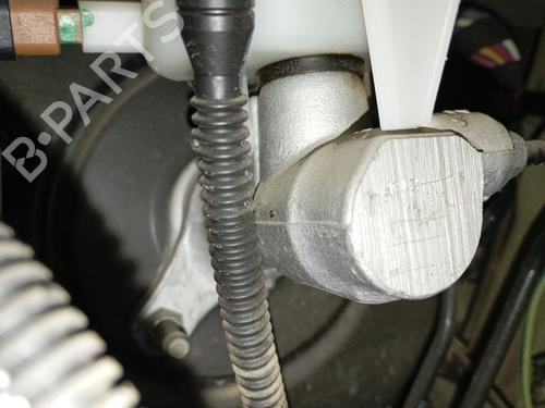 Used Brake master cylinder CITROËN C3 III (SX) 1.2 PURETECH 82 (82 hp) 31210023