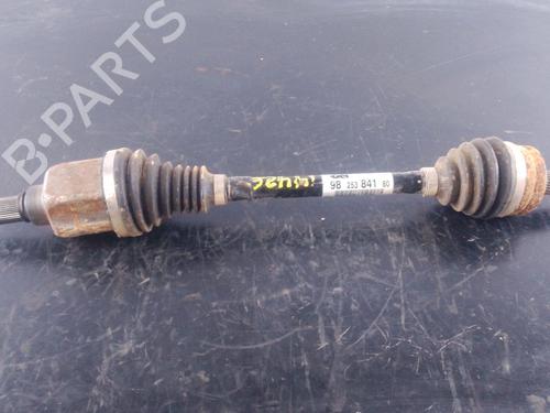 Used Left front driveshaft Left front driveshaft PEUGEOT 2008 II (UD_, US_, UY_, UJ_, UR_, UC_) 1.2 PureTech 130 (USHNS, URHNS) (130 hp) 30746038 30746038