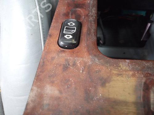Used Left front window switch MERCEDES-BENZ M-CLASS (W163) [1998-2005]  13613526