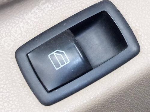 Used Left rear window switch MERCEDES-BENZ M-CLASS (W164) [2005-2012]  17008873