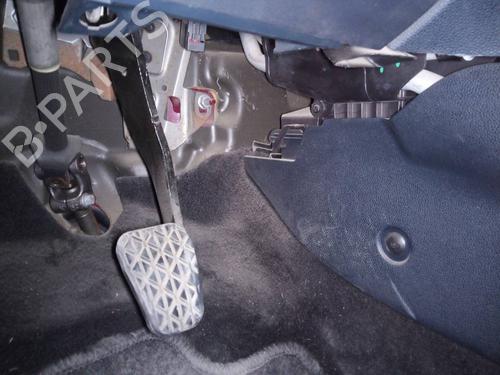 Used Break pedal FORD FIESTA VI (CB1, CCN) 1.6 TDCi (90 hp) 10358364