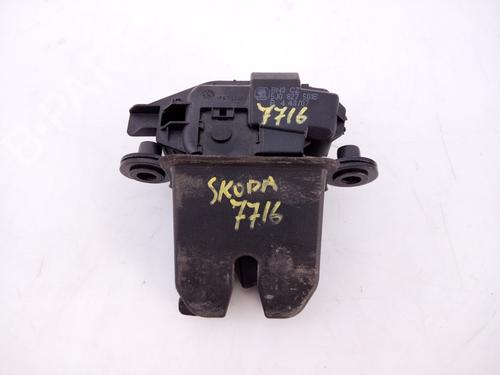 Fechadura da mala SKODA ROOMSTER Praktik (5J) 1.4 TDI (70 hp) 6126826