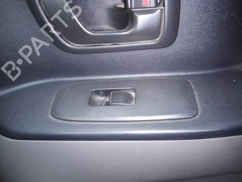 Used Right front window switch MITSUBISHI PAJERO III (V7_W, V6_W) 3.2 Di-D (V68W) (160 hp) 17569417