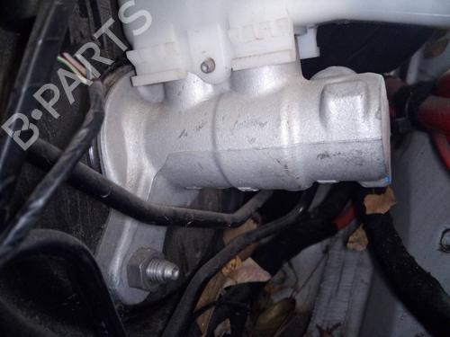 Used Brake master cylinder BMW X1 (F48) sDrive 18 d (150 hp) 18527736