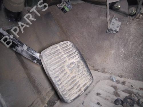 Used Break pedal LAND ROVER DISCOVERY II (L318) 2.5 Td5 4x4 (139 hp) 14834359