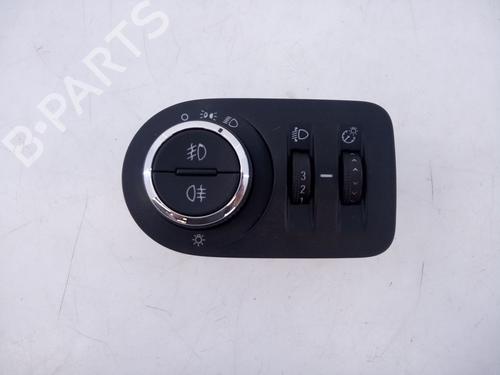 Used Headlight switch OPEL CORSA D (S07) [2006-2015]  27660731