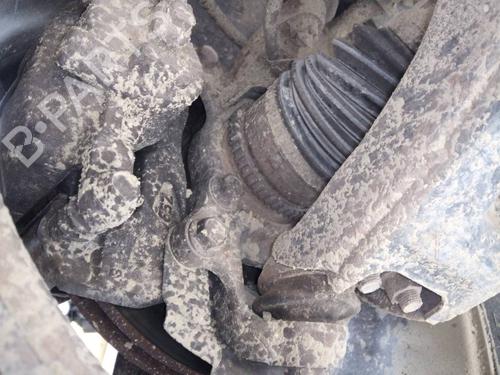 Used Left front steering knuckle MITSUBISHI L200 / TRITON (KA_T, KB_T) 2.5 DI-D 4WD (KB4T) (136 hp) 9587033