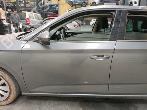 Used Left front door Left front door 34518912 34518912