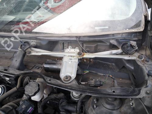 Used Front wiper motor KIA SPORTAGE III (SL) 1.7 CRDi (116 hp) 15177879