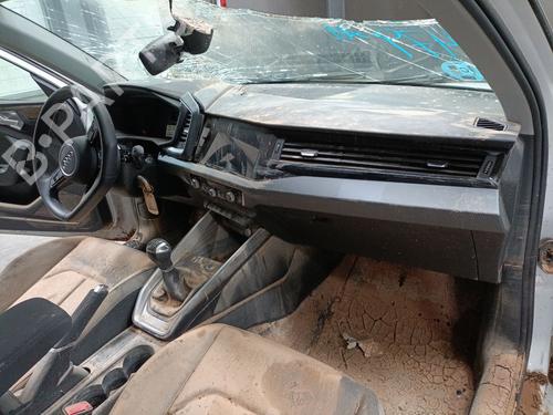 Instrumentbræt Instrumentbræt AUDI A1 Sportback (GBA) 30 TFSI (110 hp) 33983761 33983761