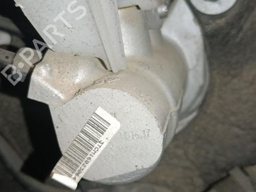 Used Brake master cylinder PEUGEOT 3008 II SUV (MC_, MR_, MJ_, M4_) 1.6 BlueHDi 120 (120 hp) 30728005