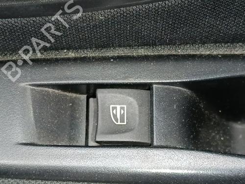 Højre bagtil elrude kontakt Højre bagtil elrude kontakt RENAULT MEGANE III Hatchback (BZ0/1_, B3_) 1.2 TCe (BZ2B, BZ11) (116 hp) 37601552 37601552