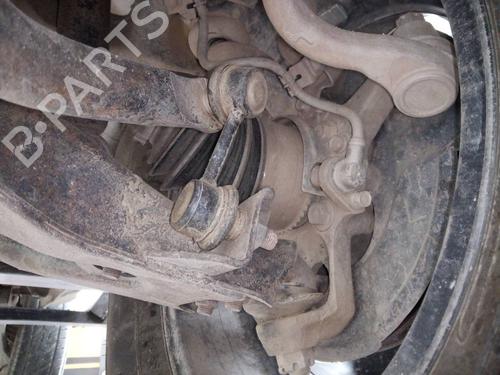 Used Left front steering knuckle MITSUBISHI PAJERO III (V7_W, V6_W) [1999-2007]  18306497