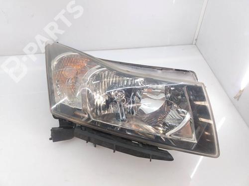 Used Right headlight Right headlight CHEVROLET CRUZE (J300) 2.0 CDI (125 hp) 9813626 9813626