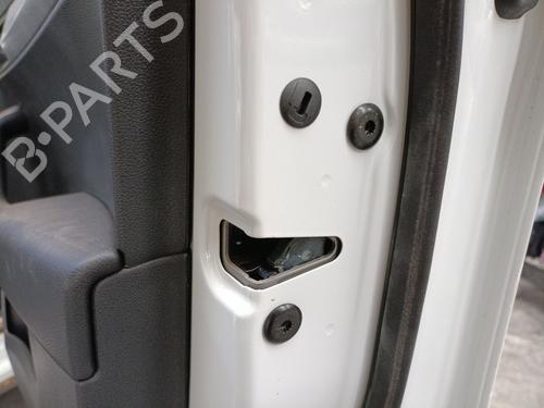 front-right-lock-skoda-karoq-nu7-nd7-2017-33436963 main image