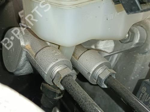 Used Brake master cylinder JAGUAR XE (X760) [2015-2025]  22977025