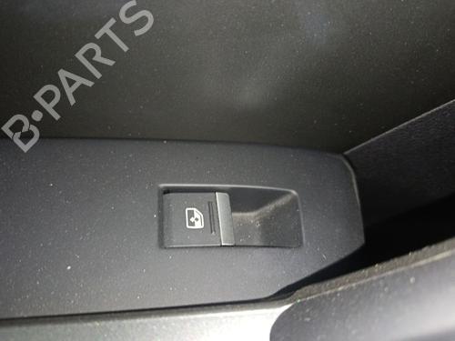 Venstre bagtil elrude kontakt Venstre bagtil elrude kontakt AUDI Q3 (F3B) 35 TDI (150 hp) 37537050 37537050