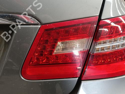 Achterlicht kofferdeksel achterklep rechts MERCEDES-BENZ E-CLASS Coupe (C207) E 250 CDI / BlueTEC / d (207.303, 207.304) (204 hp) 30845860