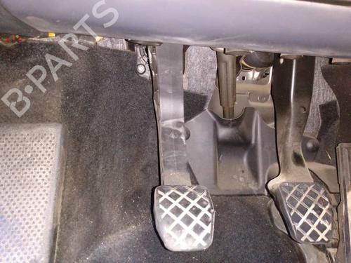 Used Clutch pedal SKODA SUPERB II (3T4) 2.0 TDI 16V (140 hp) 8786901