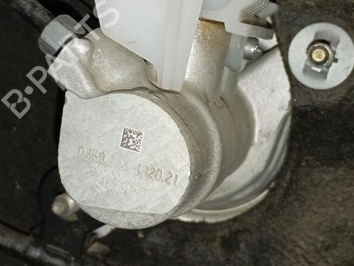 Used Brake master cylinder PEUGEOT 3008 II SUV (MC_, MR_, MJ_, M4_) 1.2 THP/ PureTech 130 (MRHNSM, MRHNSU, MRHNSJ, MRHNYW,... (131 hp) 30728015