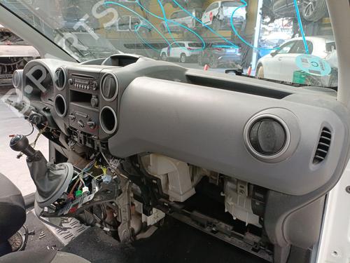 Used Dashboard CITROËN BERLINGO Box Body/MPV (B9) 1.6 HDi / BlueHDi 75 (75 hp) 26001088