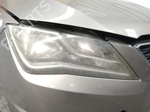 Used Right headlight Right headlight SEAT TOLEDO IV (KG3) 1.6 TDI (115 hp) 40120313 40120313