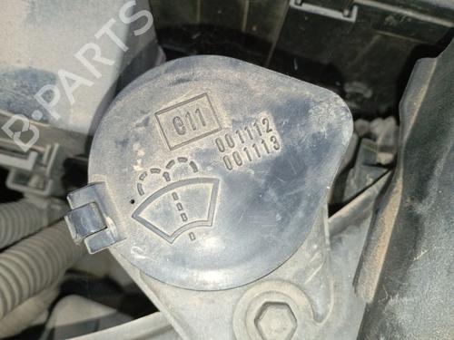 Used Windscreen washer tank LEXUS IS II (_E2_) 220d (ALE20) (177 hp) 31952598