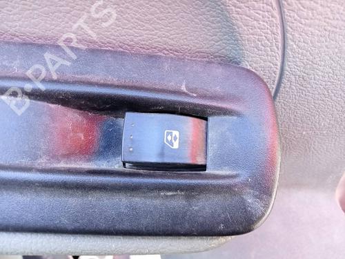 Used Right front window switch NISSAN INTERSTAR Van (X70) [2002-2025]  22389928