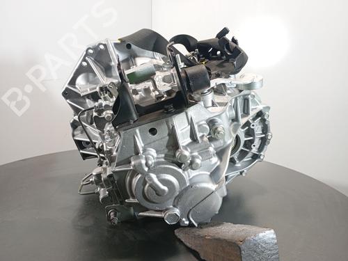 Used Gearbox TOYOTA AURIS (_E18_) 1.4 D-4D (NDE180_, NDE180R) (90 hp) 31063180