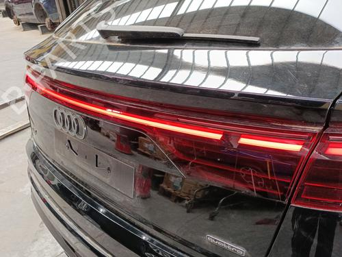 Centralt baglys AUDI Q8 (4MN, 4MT) 55 TFSI Mild Hybrid quattro | BP38301533I39 - Image 2