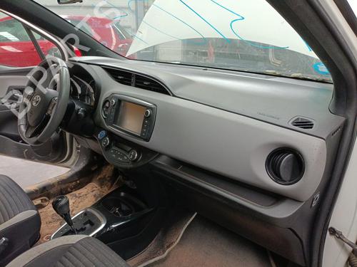 Used Airbag Kit TOYOTA YARIS (_P13_) 1.5 Hybrid (NHP130_, NHP130) (101 hp) 24682675
