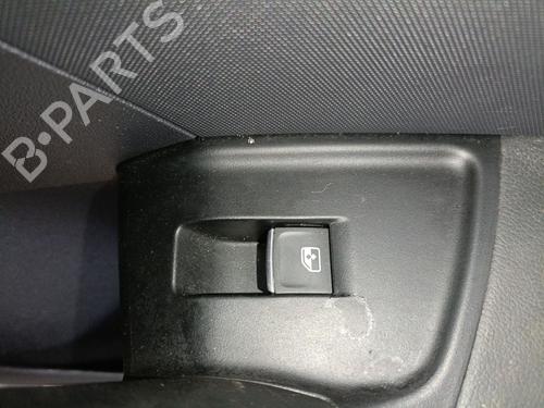 Højre bagtil elrude kontakt Højre bagtil elrude kontakt AUDI A1 Sportback (GBA) 30 TFSI (110 hp) 33958532 33958532