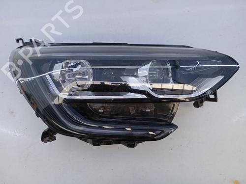 right-headlight-renault-megane-iv-saloon-2016-39955482 main image