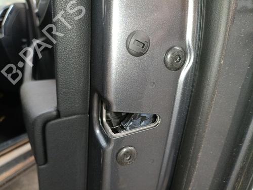 front-right-lock-skoda-karoq-nu7-nd7-2017-33436947 main image