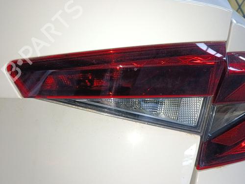 Feu de coffre droit SKODA FABIA IV (PJ3) 1.0 TSI (110 hp) 31882181