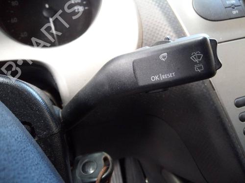 Used Steering column stalk SEAT ALTEA (5P1) 1.9 TDI (105 hp) 15423198