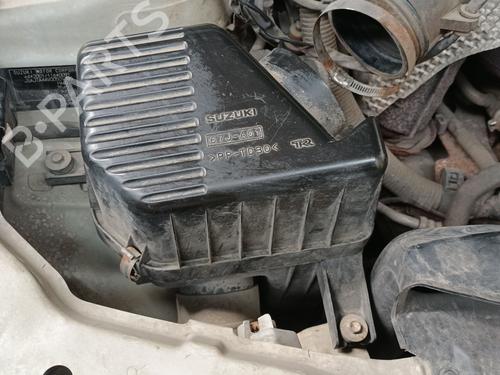 Used Air filter box Air filter box SUZUKI GRAND VITARA II (JT, TE, TD) 1.9 DDiS All-wheel Drive (JT419, TD44, JB419WD, JB419XD,... (129 hp) 34439507 34439507