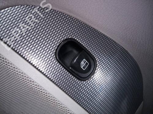 Used Right front window switch MERCEDES-BENZ CLK (C209) [2002-2010]  17142864