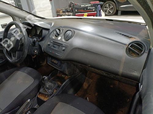 Tableau de bord SEAT IBIZA IV (6J5, 6P1) 1.6 TDI (90 hp) 32121988